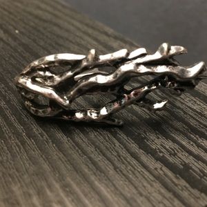 Silver coral reef double finger ring